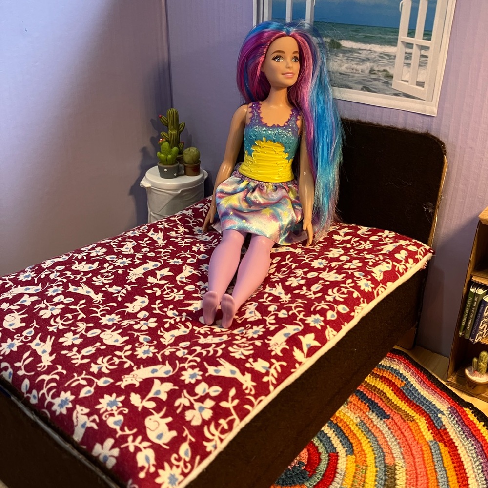 Miniature Dollhouse Barbie doll bedding for dollhouse or diorama - Picture 2 of 5